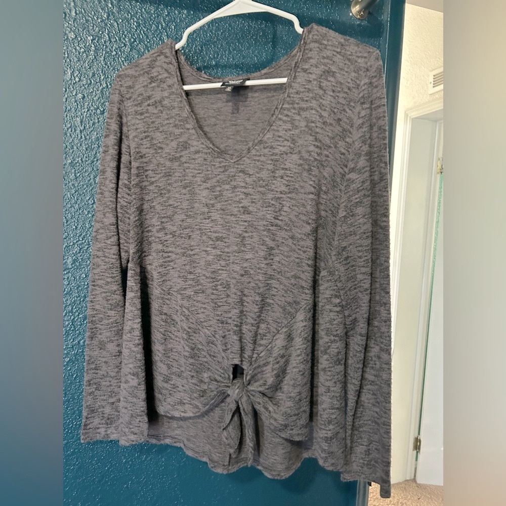 Bobeau brand women’s long sleeve sweater